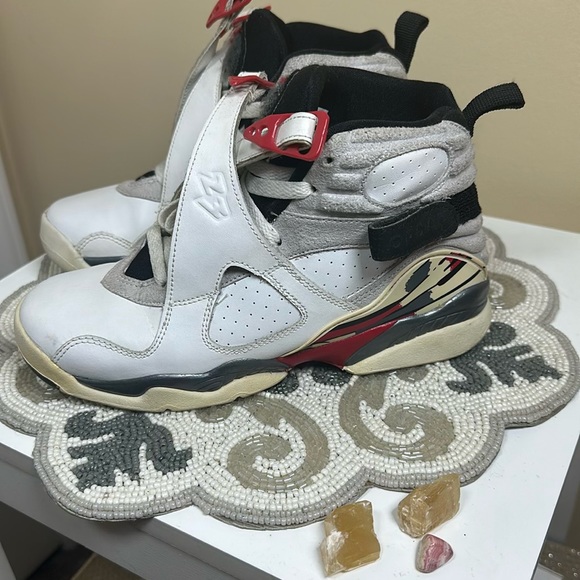 Air Jordan’s (Bugs bunny’s ) - Picture 3 of 11